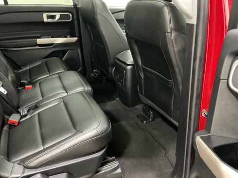 Used 2022 Ford Explorer XLT w/ Equipment Group 202A image 29