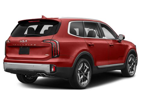 Used 2023 Kia Telluride EX w/ EX Captain's Chair Package image 2
