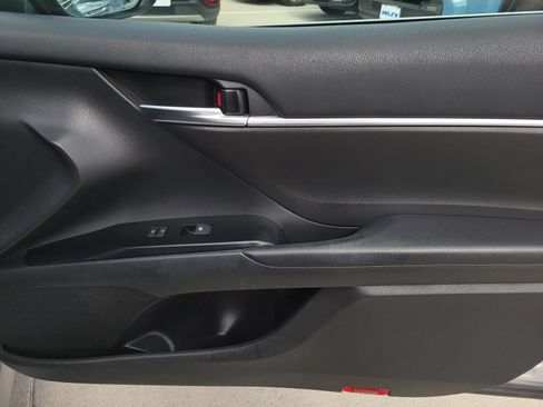 Used 2020 Toyota Camry LE FWD image 7