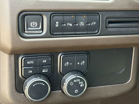 Used 2021 Chevrolet Tahoe LT image 22