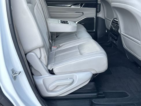 Used 2022 Jeep Wagoneer Series II image 16