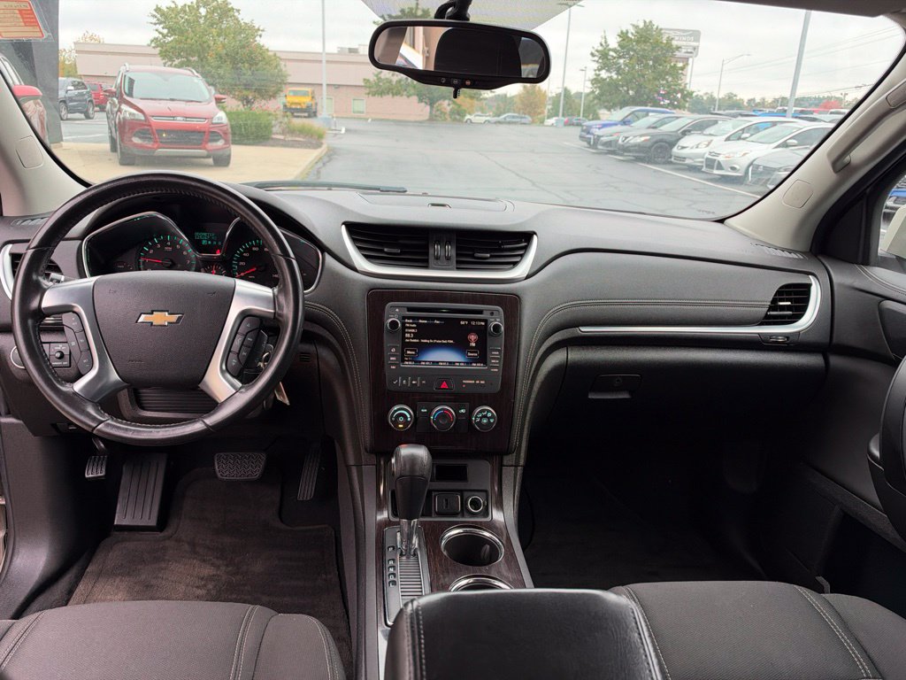 Used 2017 Chevrolet Traverse LT FWD image 10