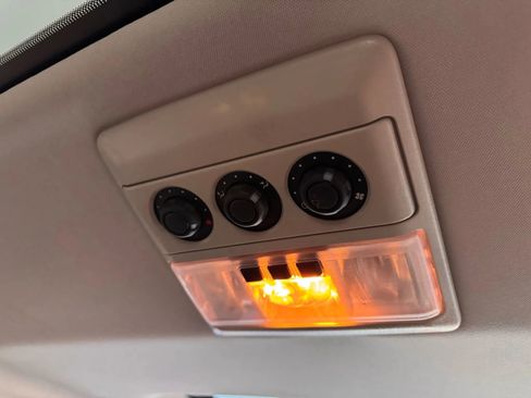 Used 2016 Land Rover LR4 HSE LUX image 18