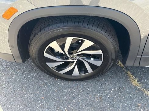 Used 2025 Volkswagen Tiguan S FWD image 6