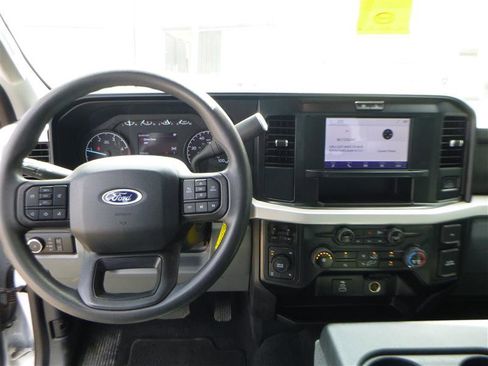 Used 2025 Ford F250 XLT w/ FX4 Off-Road Package AWD/4WD image 11