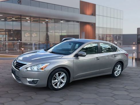 Used 2013 Nissan Altima 2.5 SV w/ 2.5SV Convenience Pkg image 2