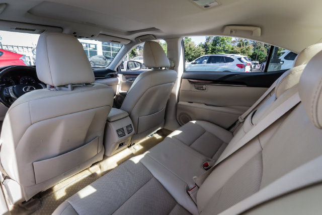 Used 2015 Lexus ES 350 w/ Luxury Package FWD image 41