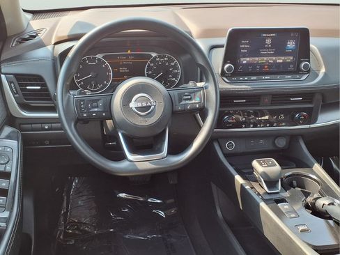 Used 2023 Nissan Rogue SV FWD image 12