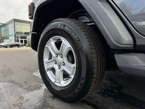 Used 2019 Jeep Wrangler Unlimited Sport S image 25