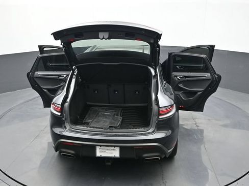 Certified 2025 Porsche Macan AWD/4WD image 26
