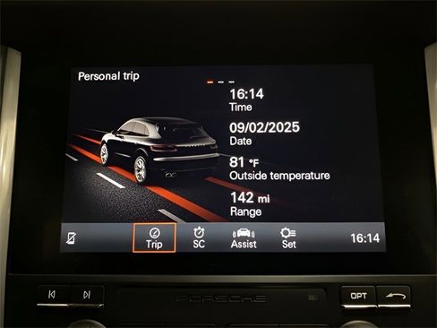 Used 2017 Porsche Macan GTS w/ Premium Package Plus image 39