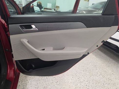 Used 2015 Hyundai Sonata SE FWD image 26