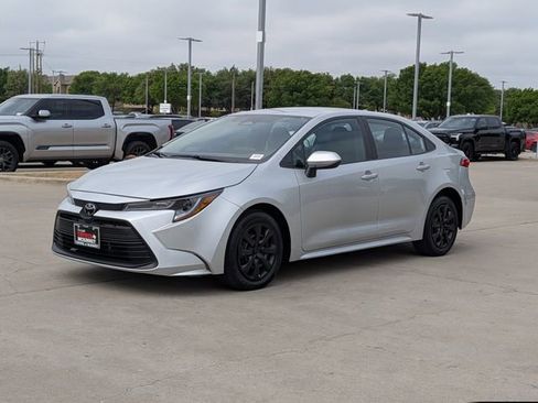 Used 2024 Toyota Corolla LE image 10