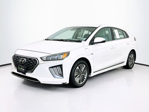 Used 2020 Hyundai Ioniq SEL image 3