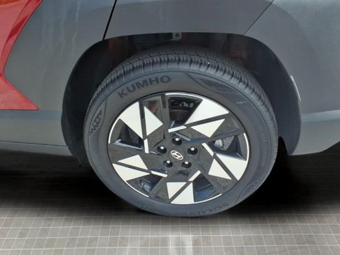 Used 2025 Hyundai Kona SEL FWD image 16