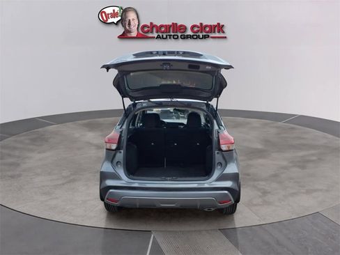 Used 2024 Nissan Kicks S image 9