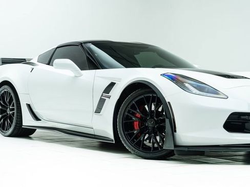 Used 2017 Chevrolet Corvette Grand Sport image 3