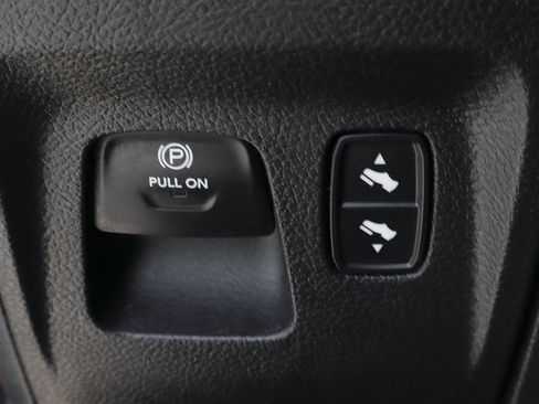 Used 2021 RAM 1500 Big Horn image 22