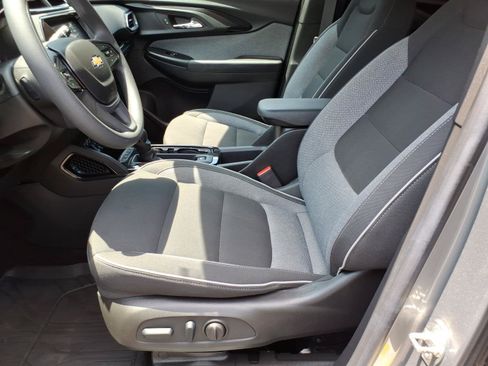 Certified 2023 Chevrolet TrailBlazer LT w/ Convenience Package FWD image 13