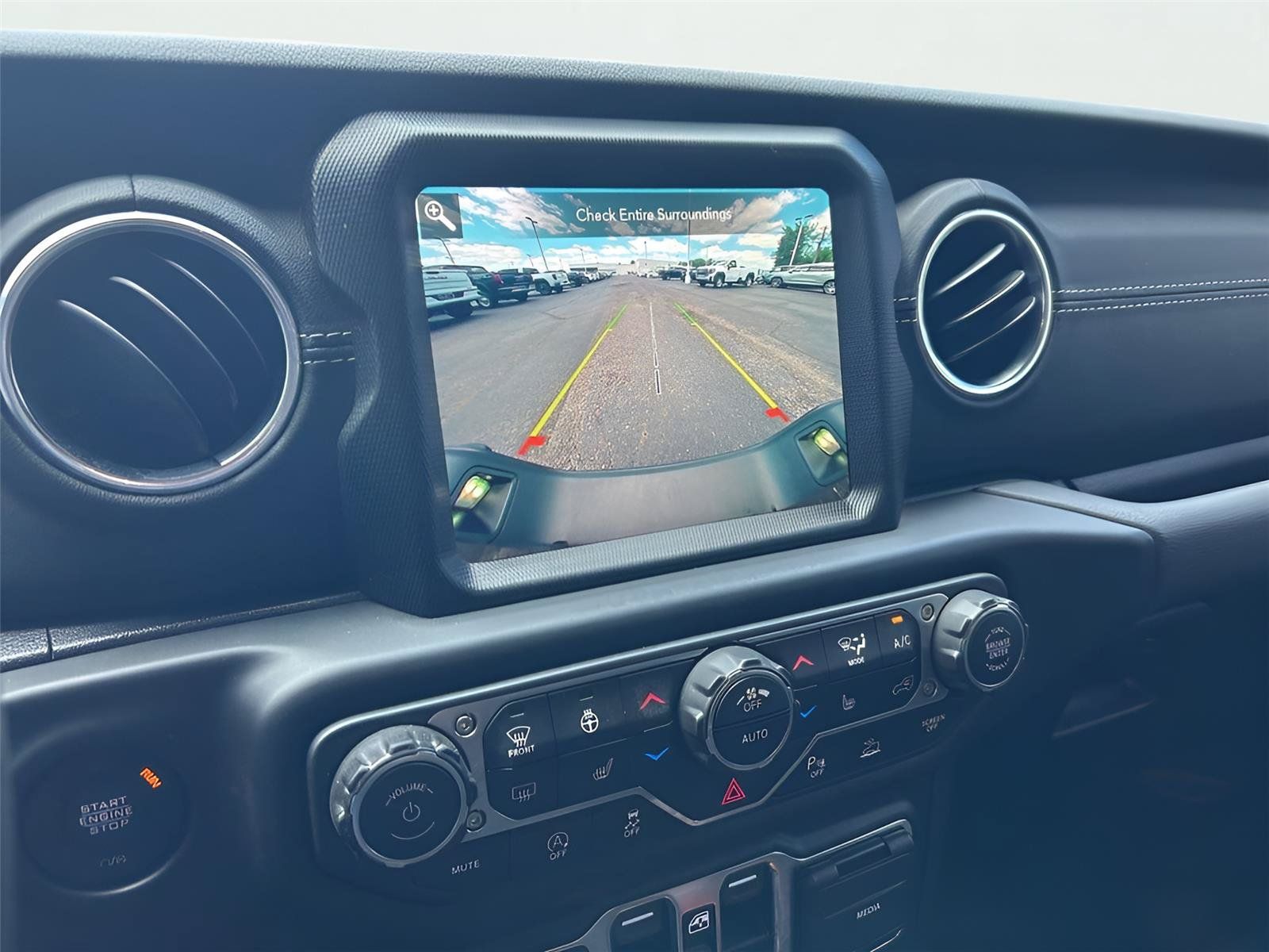 Used 2021 Jeep Gladiator Overland AWD/4WD image 25