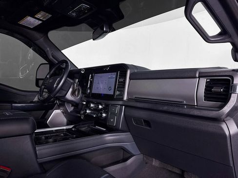 Used 2025 Ford F350 Platinum w/ FX4 Off-Road Package AWD/4WD image 36