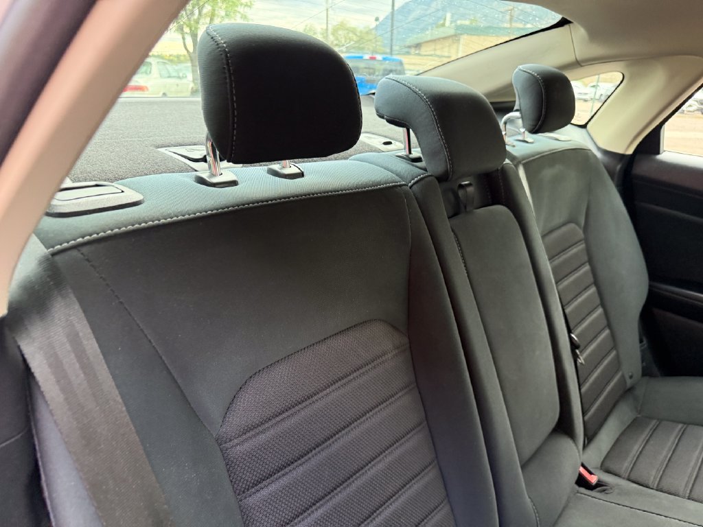 Used 2020 Ford Fusion SE FWD image 23