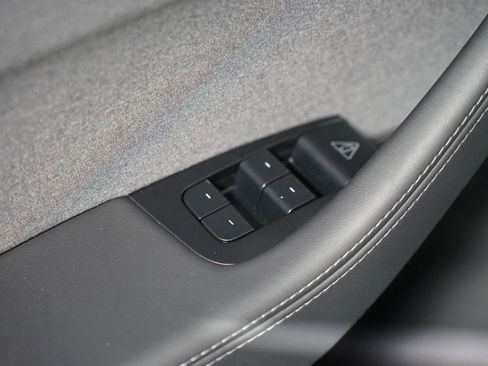 Used 2026 Tesla Model Y 2WD image 27