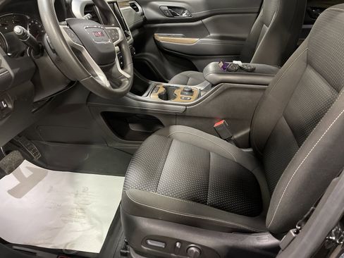 Used 2023 GMC Acadia SLE w/ Driver Convenience Package image 8