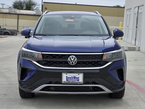 Used 2024 Volkswagen Taos SE FWD image 6
