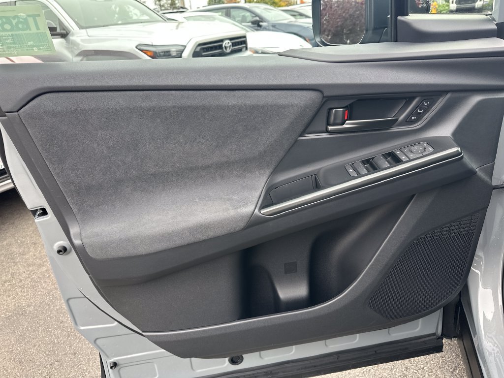 Used 2026 Toyota C-HR AWD/4WD image 11