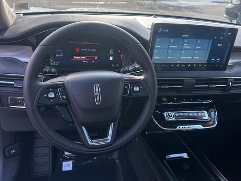 New 2025 Lincoln Corsair AWD w/ Equipment Group 101A image 15