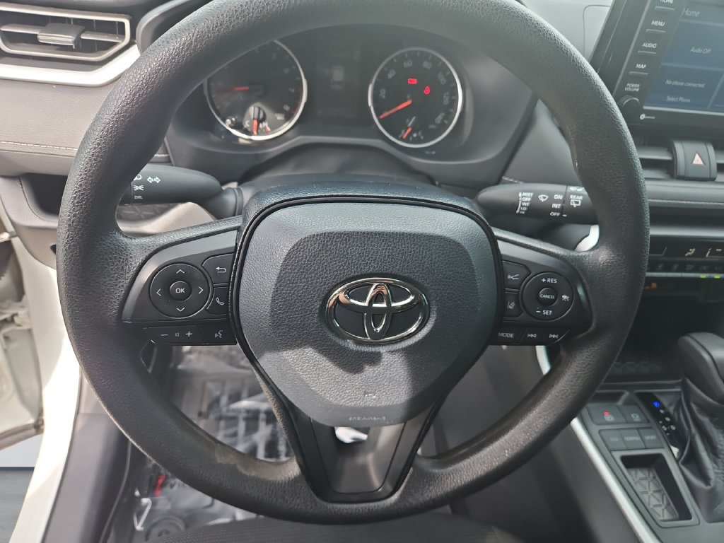Used 2021 Toyota RAV4 LE FWD image 13