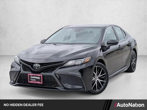 Certified 2024 Toyota Camry SE FWD image 1