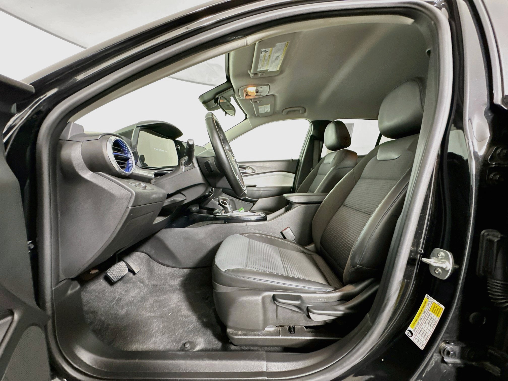 Used 2024 Chevrolet Trax LT w/ Driver Confidence Package FWD image 13