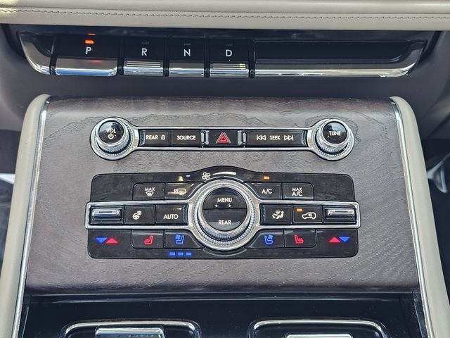 Used 2022 Lincoln Aviator Grand Touring w/ Elements Package Plus AWD/4WD image 29