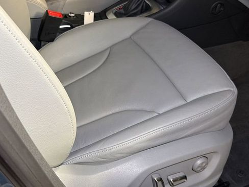 Used 2018 Audi Q3 2.0T Premium w/ Convenience Package image 11