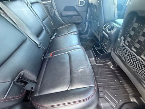Used 2018 Jeep Wrangler Unlimited Rubicon image 31