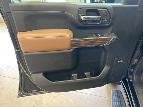 Used 2020 Chevrolet Silverado 2500 High Country w/ Z71 Off-Road Package image 14