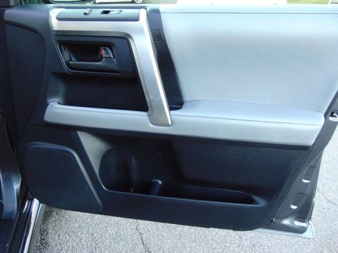 Used 2012 Toyota 4Runner SR5 image 50