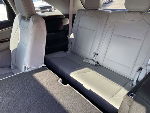 Used 2017 Acura MDX FWD image 10