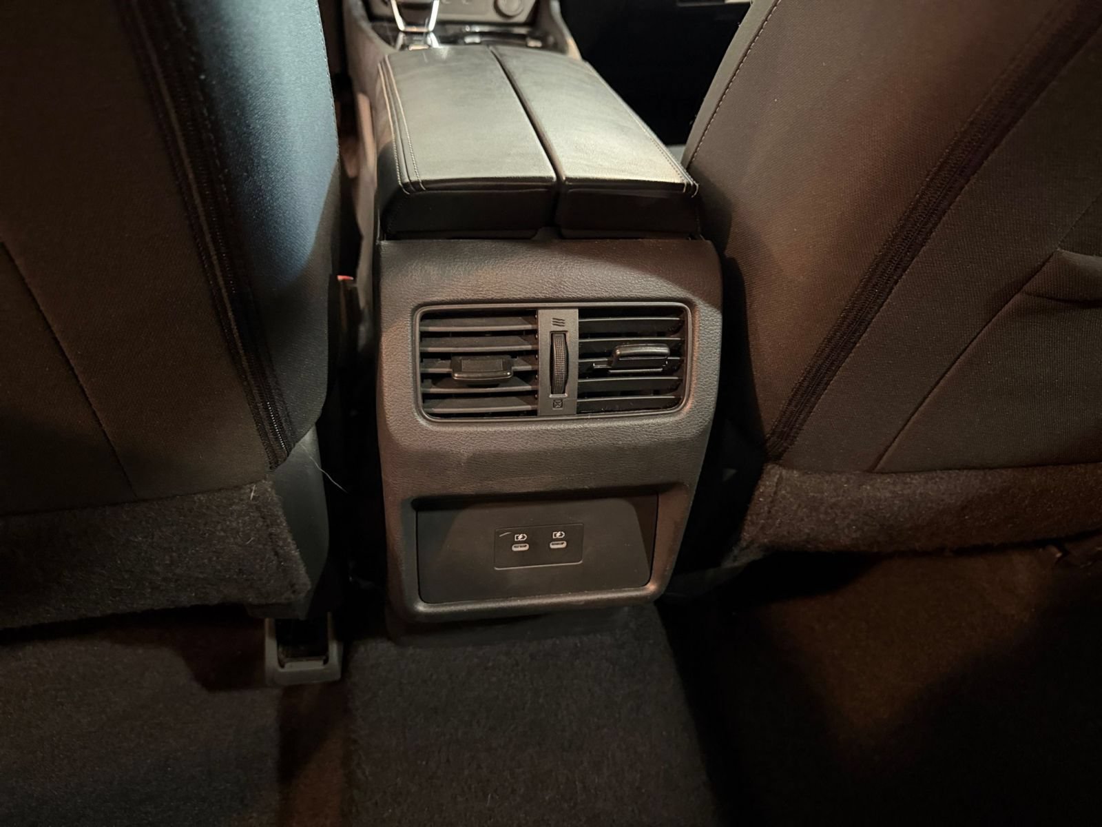 Used 2025 Nissan Rogue SV FWD image 24
