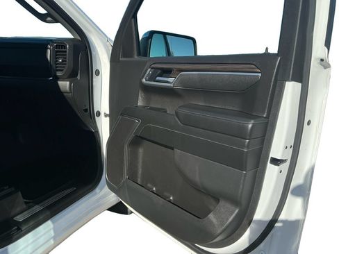Used 2025 Chevrolet Silverado 1500 LT AWD/4WD image 17