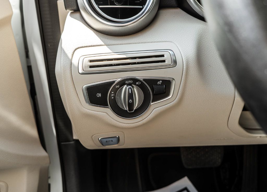 Used 2021 Mercedes-Benz C 300 4MATIC Sedan image 16
