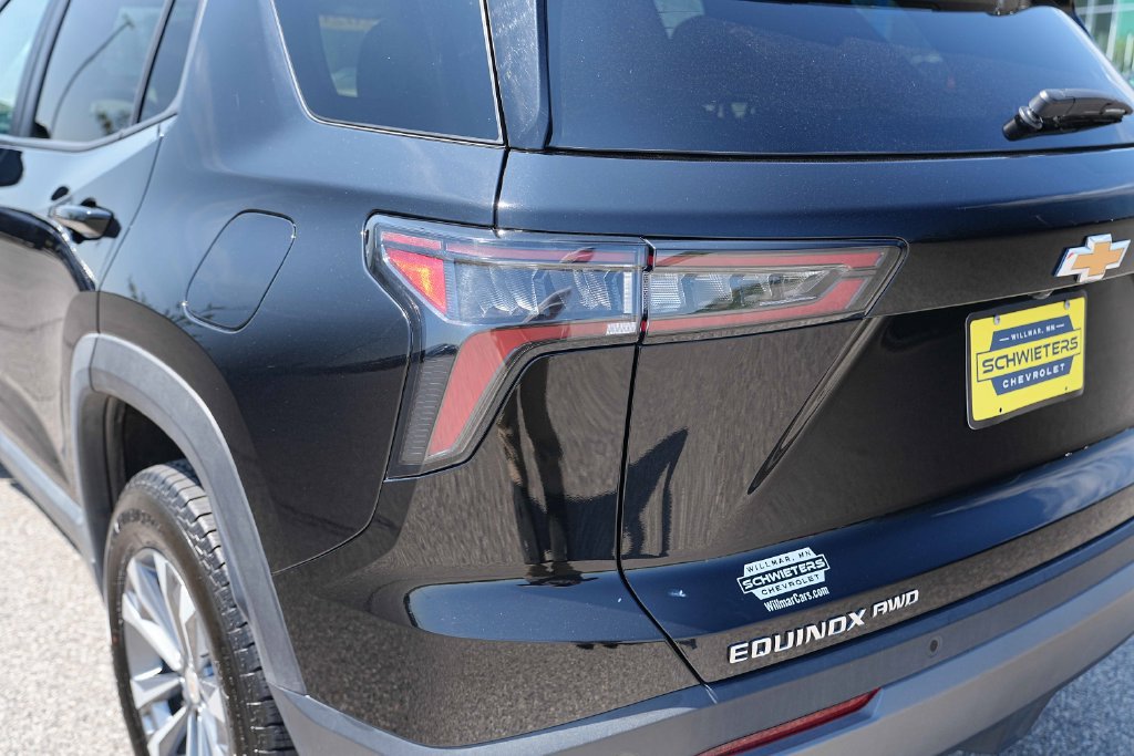 Used 2026 Chevrolet Equinox LT AWD/4WD image 10