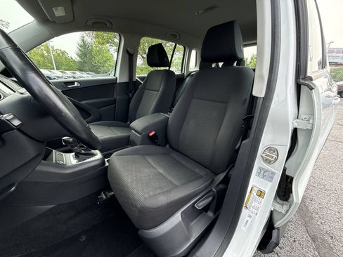 Used 2018 Volkswagen Tiguan Limited AWD/4WD image 12