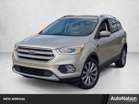 Used 2017 Ford Escape Titanium image 1