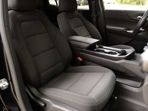 Used 2025 Chevrolet Equinox LT FWD image 29