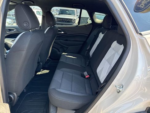 Used 2026 Chevrolet Trax RS image 39