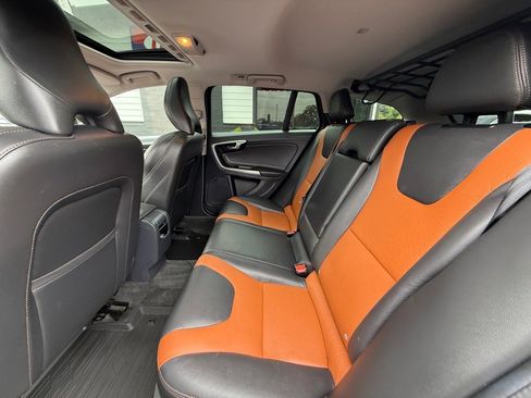 Used 2018 Volvo V60 T5 Cross Country w/ Convenience Package image 20