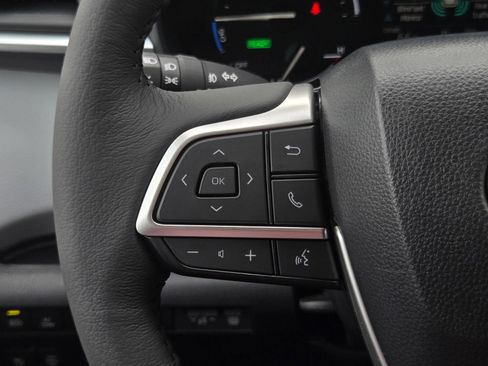 Certified 2026 Toyota Sienna XLE FWD image 24